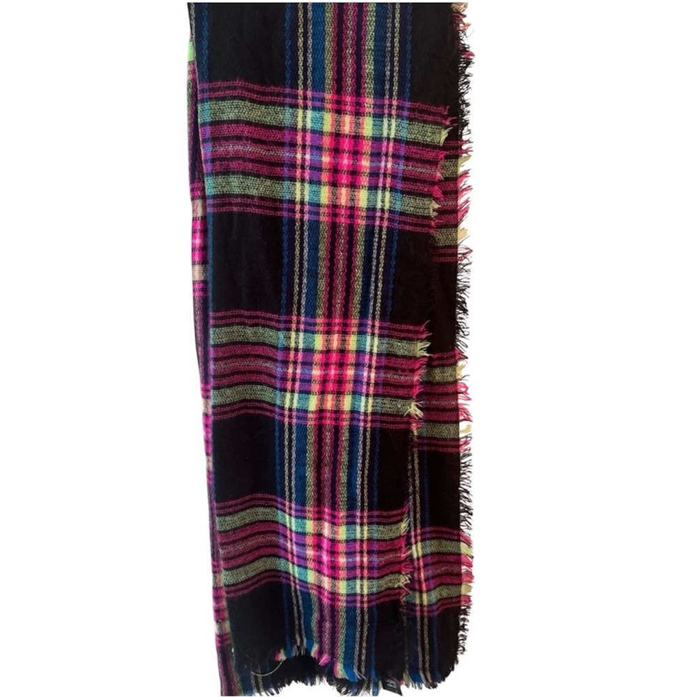 NWT Vintage City Streets Vibrant Plaid Blanket Wrap